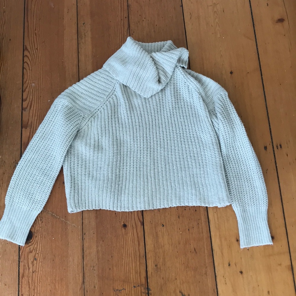 Knitted turtle neck